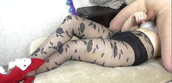  YOUNG SLUTT HANDJOB ON HER FEET IN PANTYHOSE - CUM PANTIES